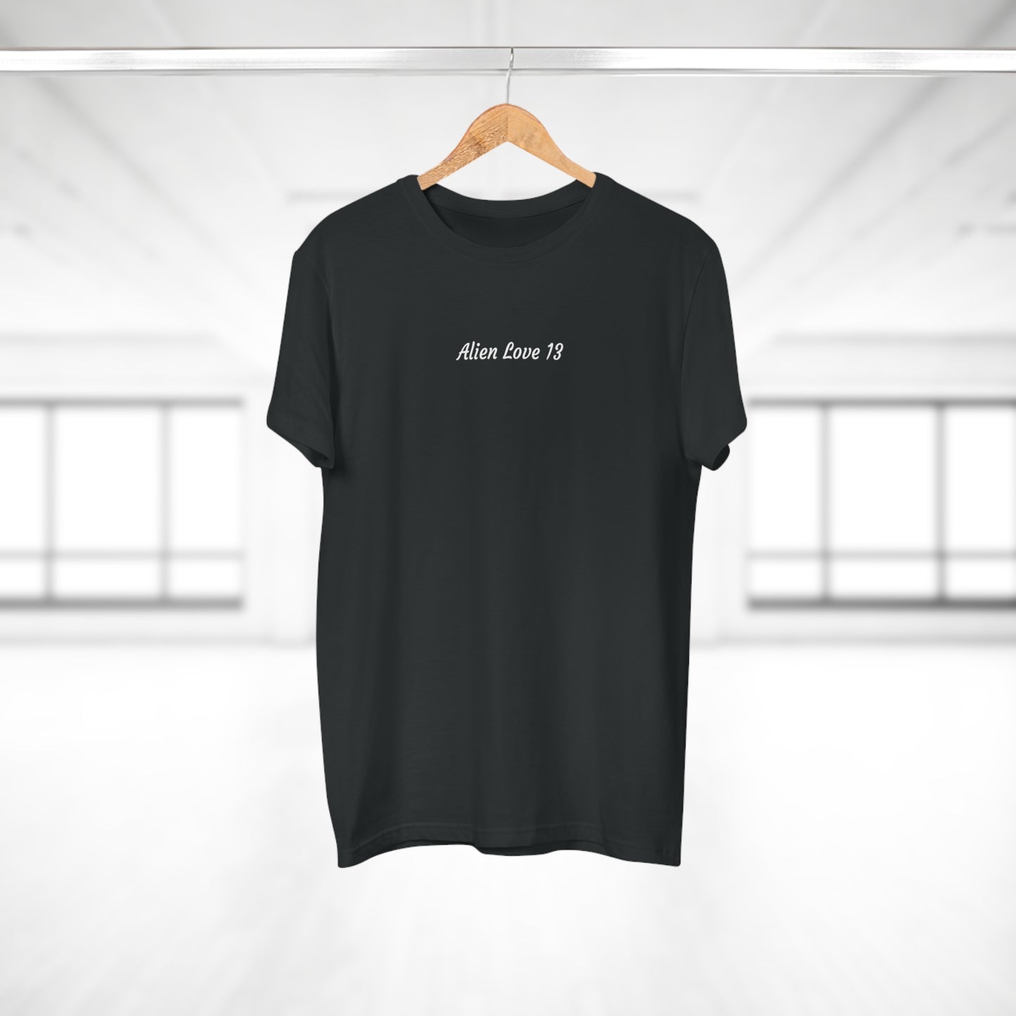 Camiseta Streetwear ALIEN LOVE 13 — Edición Especial 001